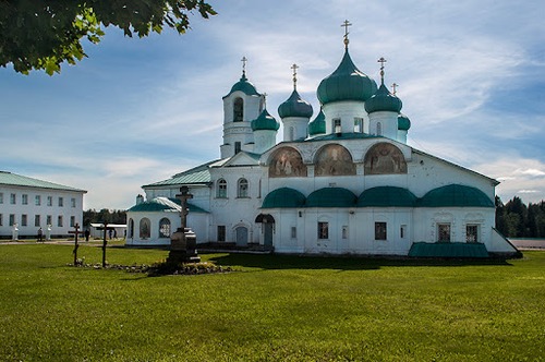 Лодейное Поле